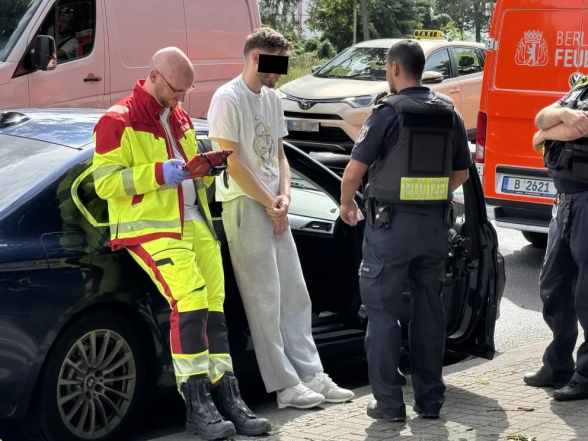 Автомобиль въехал в толпу людей в Берлине