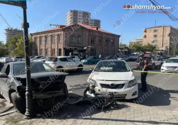 Երևանում «Toyota Corolla»-ն բախվել է կայանված «Opel»-ին, ինչի հետևանքով «Opel»-ը նորոգող 3 քաղաքացիներ վրաերթի են ենթարկվել․ կա 4 վիրավոր