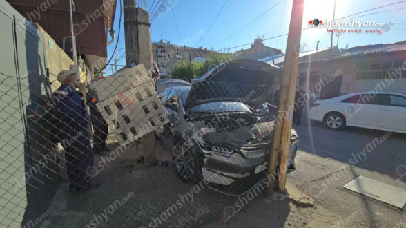 Երևանում «BYD»-ը բախվել է վճարային տերմինալին, ապա երկաթե էլեկտրասյանը. վարորդը խմածության ամենաբարձր աստիճանի է եղել