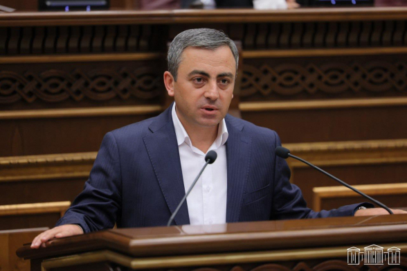 Մանդատ ես ուզում, որ հիմա էլ Տիգրանաշե՞նը տաս․ Իշխան Սաղաթելյանը՝ Նիկոլ Փաշինյանին