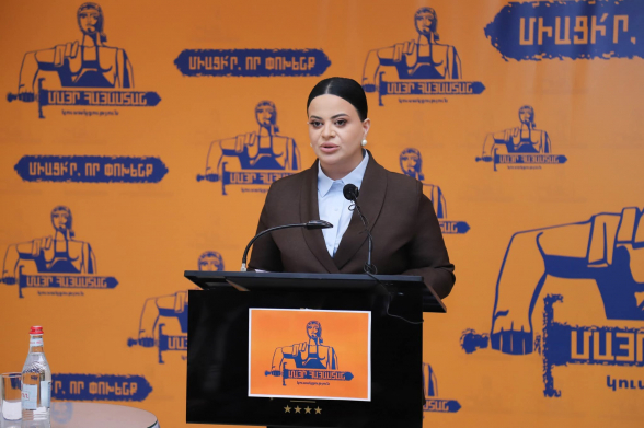 Երբ Նիկոլ Փաշինյանը գտնվում էր ազատազրկման մեջ, Աննան՝ իր ամուսնու օգտին միջնորդությամբ, դիմել էր հենց Աջապահյանին