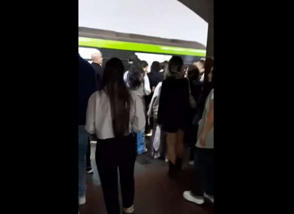 Позорная ситуация в метрополитене (видео)