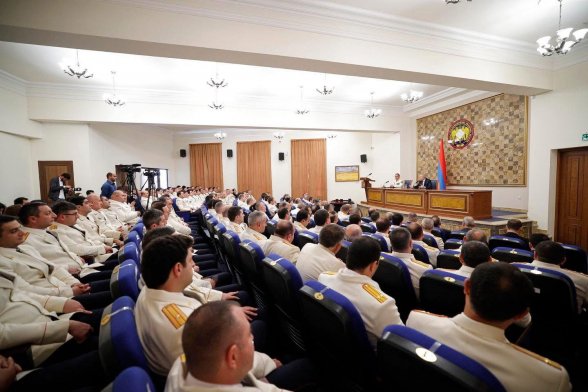 Նիկոլը հանդիպել է այլ նիկոլների