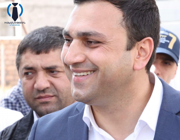 ՀԷՑ-ի Էջմիածնի մասնաճյուղի տնօրենը ՔՊ-ի թեկնածուի քարոզարշավն է անում