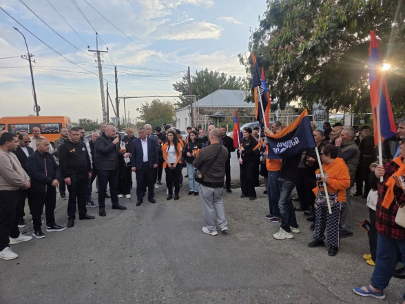 Ծաղկունքի բնակիչները խոստացան քաղաքականապես լավ ապտակ տալ Նիկոլ Փաշինյանին ու իր դրածոներին․ Անդրանիկ Թևանյան (տեսանյութ)