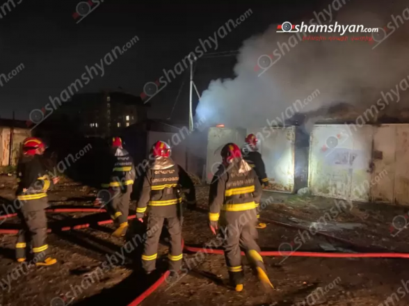 Երևանում՝ Լեփսիուսի փողոցում այրվել են ավտոտնակներ