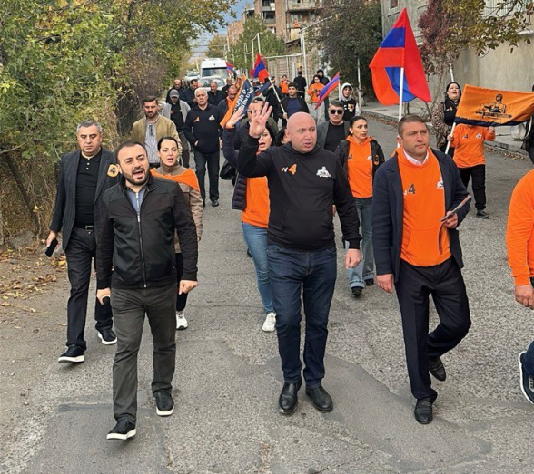 Агиткампания партии «Мать Армения» в квартале Звартноц в Эчмиадзине (видео)