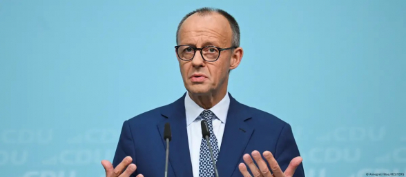 Канцлер ФРГ призвал сирийских беженцев вернуться на родину, пригрозив депортировать остающихся в Германии