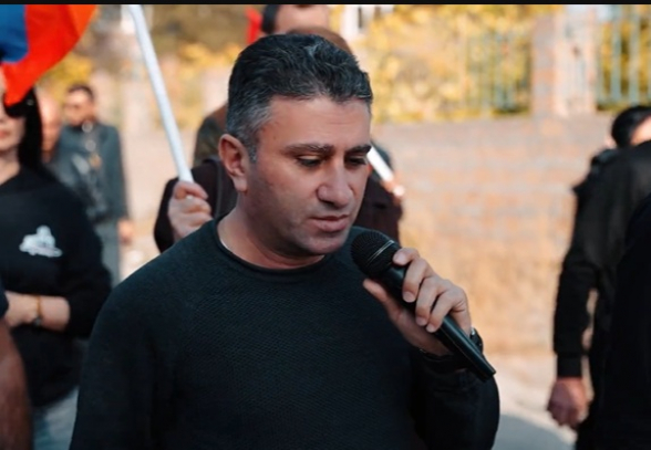 Նիկո՛լ, ոստիկանական սվինների վրա նստելը շատ ցավոտ է լինելու. Դերենիկ Մալխասյան (տեսանյութ)