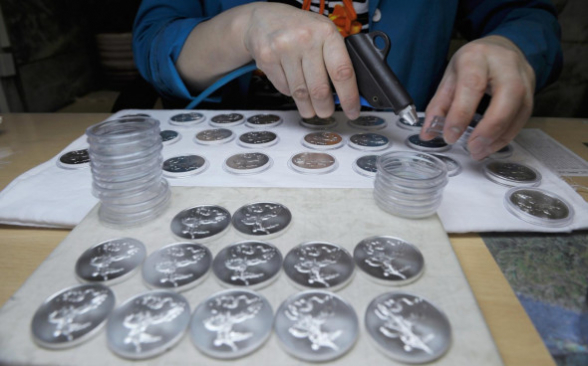 Цены на серебро впервые в истории превысили $54 за унцию