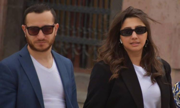 Որ ասում եմ` ես, Արուսն էլ հետս է․ ԲՏԱ նախարարն արտերկիր գործուղումների կնոջ հետ է մեկնում․ «Հրապարակ»