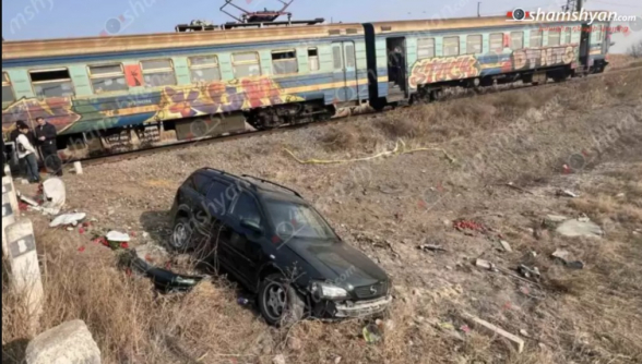 Արարատի մարզում բախվել են մարդատար գնացքն ու «Opel»-ը