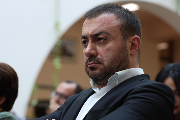 Ո՛չ հերձվածողներին, ո՛չ թուրքի դրածոներին