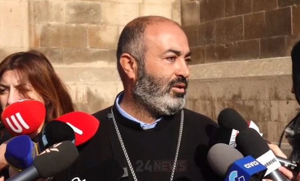 Փաշինյանին հանդիպած եպիսկոպոսներն ահաբեկված են. Տեր Վրթանես (տեսանյութ)