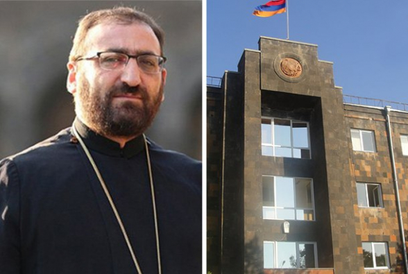 Архиепископ Аршак Хачатрян арестован на 2 месяца (видео)