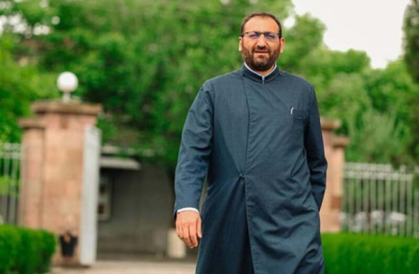 Ինչու է կալանավորվել Արշակ Սրբազանը