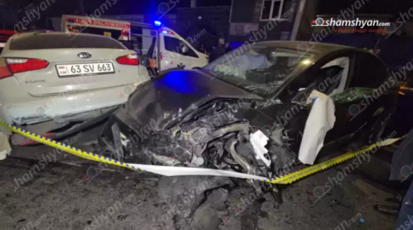 7 մեքենայի մասնակցությամբ վթարի մասնակիցներից «Tesla»-ի 29-ամյա կին վարորդը ձերբակալվել է