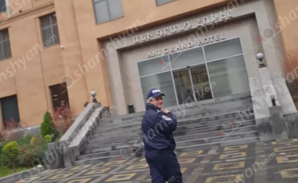 «Անի Գրանդ Հոթել»-ի սենյակներից մեկում ինքնաշեն նռնակ է հայտնաբերվել