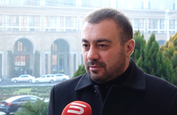 Ջարդուխուրդ անող փոսերը. Երևանի զահրումար փողոցի մասին չգիտեն Ավինյանն ու արհեստական բանականությունը