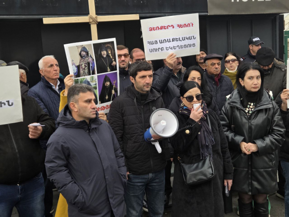 «Մայր Հայաստան»-ի ակցիան՝ ի պաշտպանություն Եկեղեցու և ընդդեմ հակաեկեղեցական արշավին միացած «հոգևորականների» (տեսանյութ)