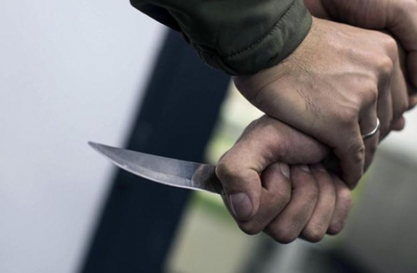 19-ամյա տղան դանակահшրել է 2 անչափահասի