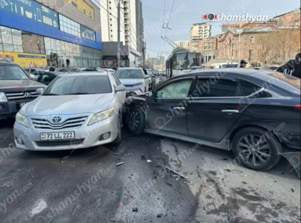 Դավիթ Անհաղթ փողոցում բшխվել են «Toyota»-ն, «Nissan»-ը և «Infiniti»-ն