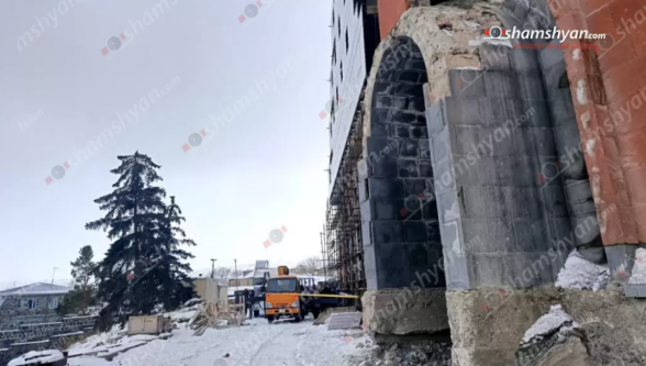 Սևանի ափին գտնվող շինությունում հայտնաբերվել է տղամարդու մшրմին, կա վիրավnր