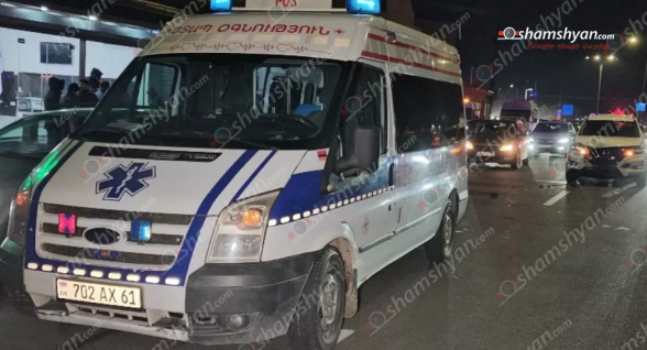 Արգավանդում բшխվել են «Արմավիր» բժշկական կենտրոնի շտապօգնության ավտոմեքենան և «Nissan Rogue»-ը
