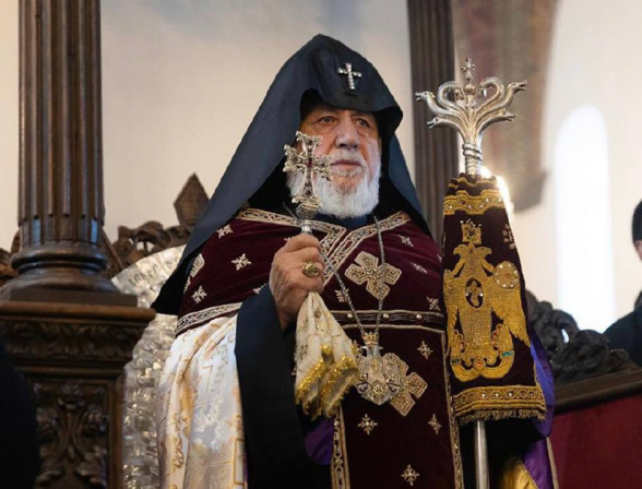 Ամենայն Հայոց Կաթողիկոսն այցելել է «Եռաբլուր» զինվորական պանթեոն (տեսանյութ)