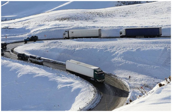 Լարսը փակ է բոլոր տեսակի տրանսպորտային միջոցների համար