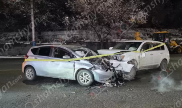 Երևանում բախվել են «Nissan»-ը և «Mitsubishi»-ն․ կա 1 զnհ, 3 վիրավnր