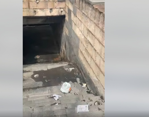 Կրթական հաստատության դիմաց ահա այս խայտառակ պատկերն է (տեսանյութ)