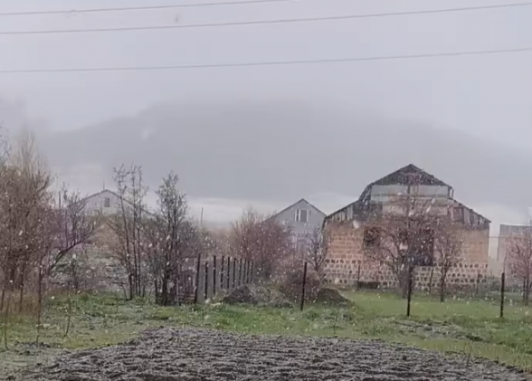 Ապարանում ձյուն է տեղացել (տեսանյութ)