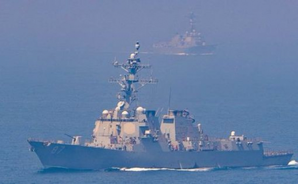Трамп заявил о неудачной атаке Ирана на 3 эсминца ВМС США